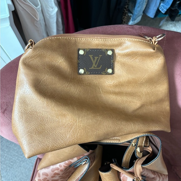 Re-purposed LV 2 in 1 shoulder Bag & Cross
Body with Leopard sides - Picture 6 of 8